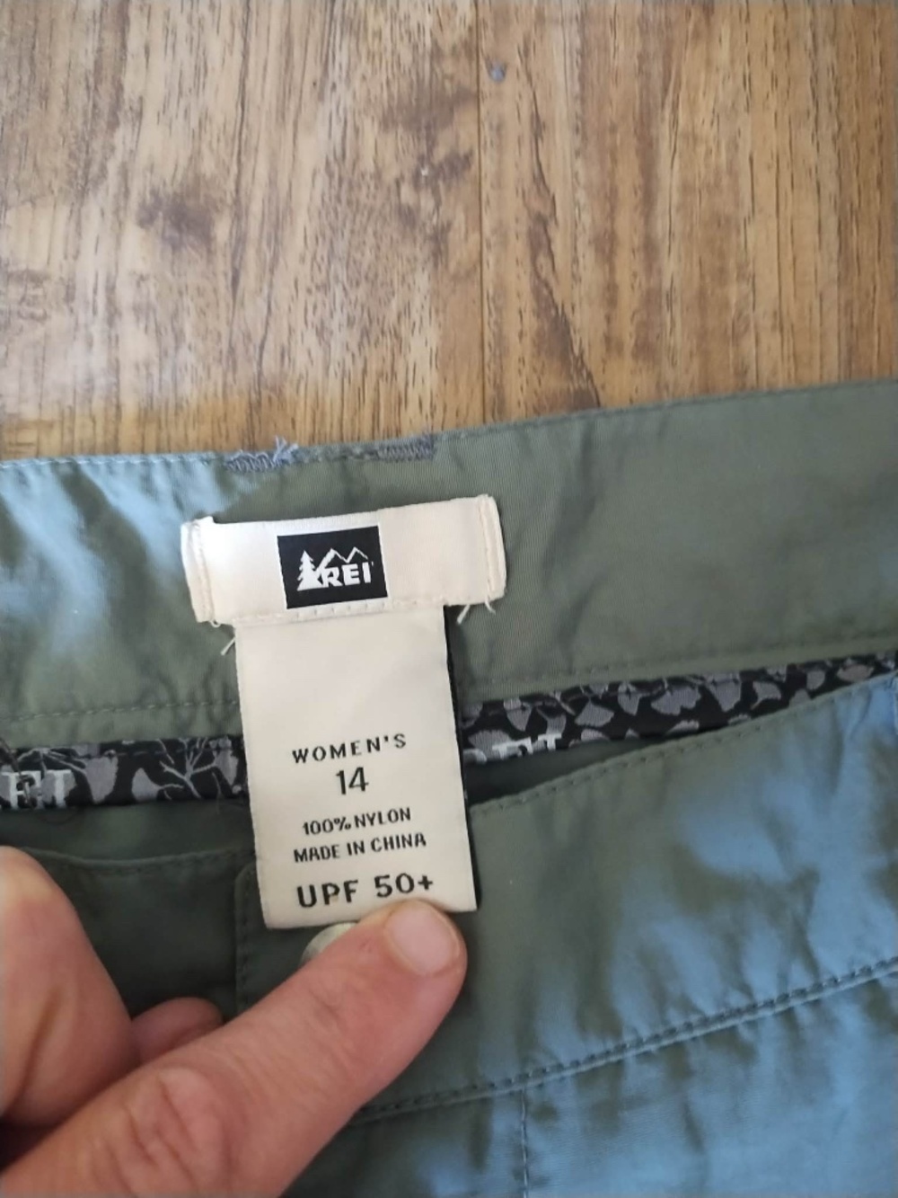 REI Women's Convertible pants - size 14 - Picture 3 of 7